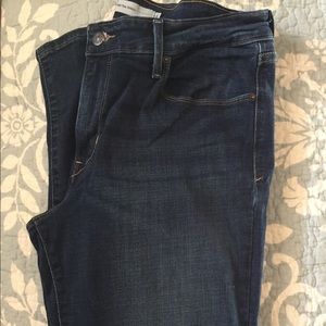 Levi midrise skinny size 14.
